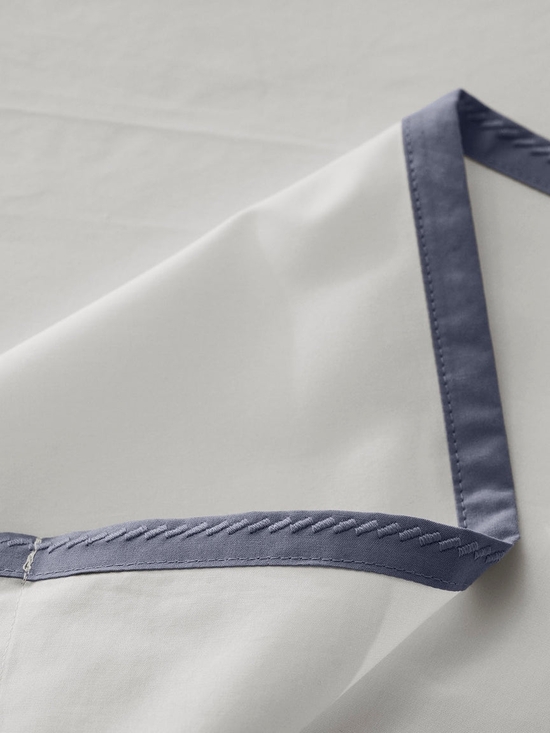 Boll And Branch Percale Hemmed Sheet Set, King/Cal King - White/Bay - Picture 4 of 9